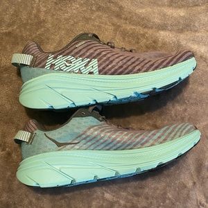 HOKA RUNNING SHOES SZ.9